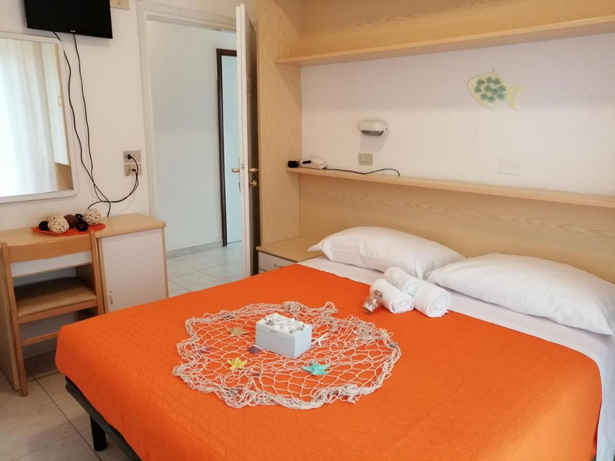 Hotel Alba Римини Екстериор снимка