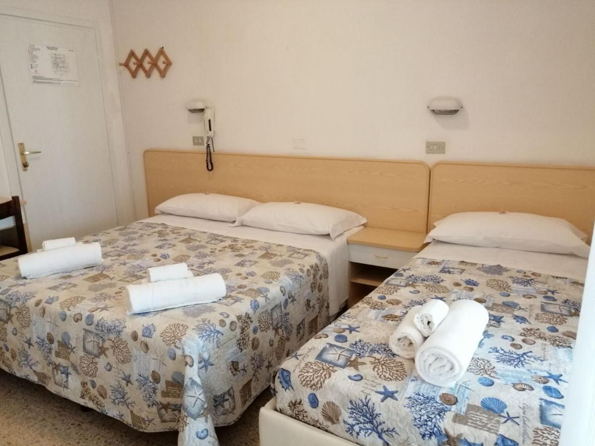 Hotel Alba Римини Екстериор снимка