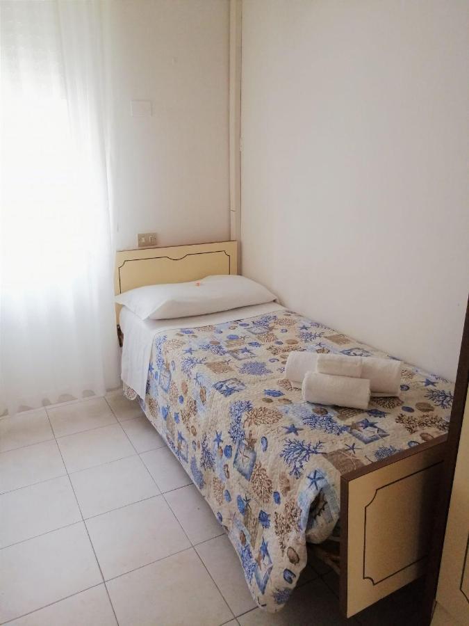 Hotel Alba Римини Екстериор снимка