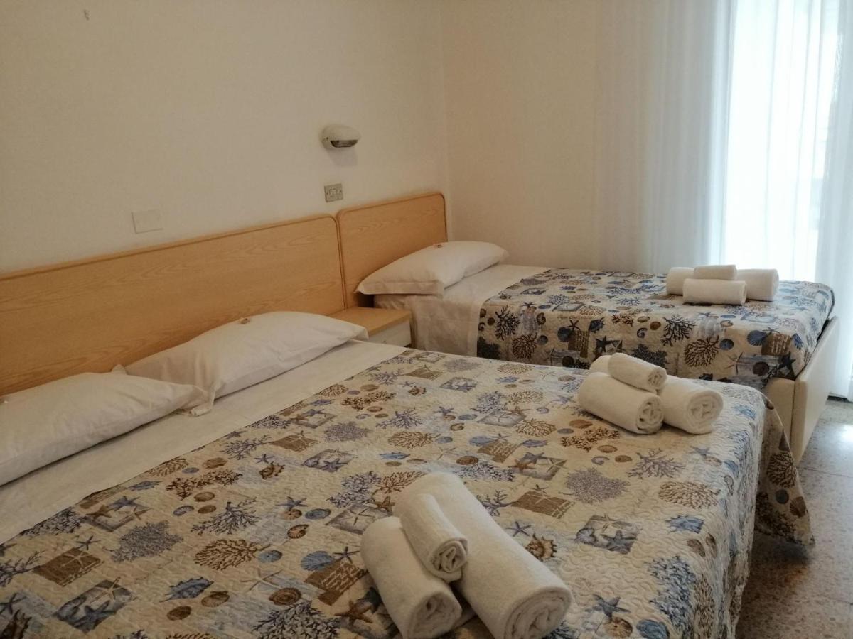 Hotel Alba Римини Екстериор снимка