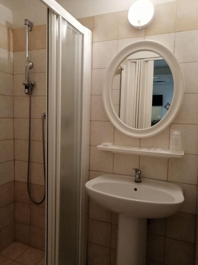 Hotel Alba Римини Екстериор снимка