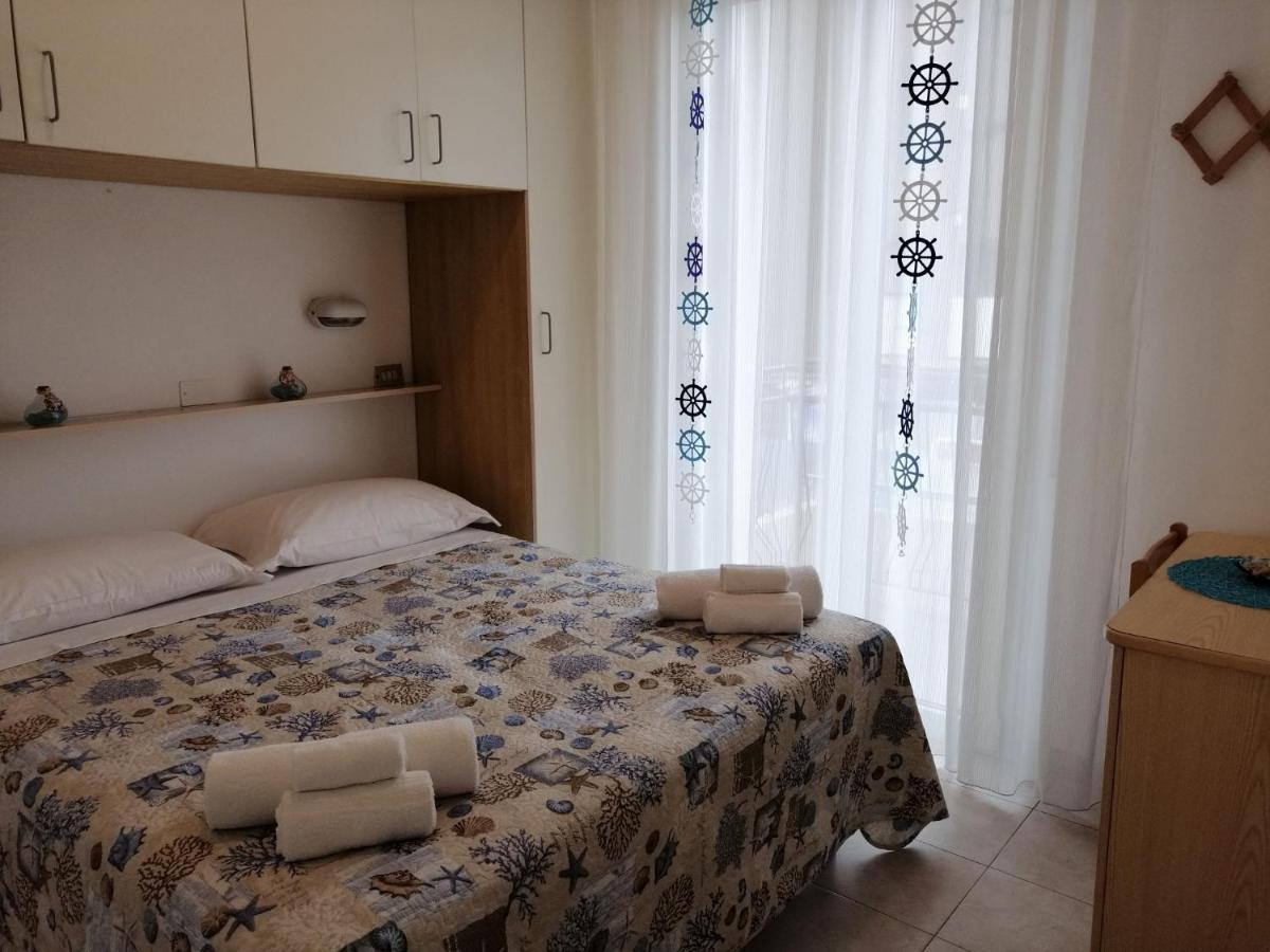 Hotel Alba Римини Екстериор снимка