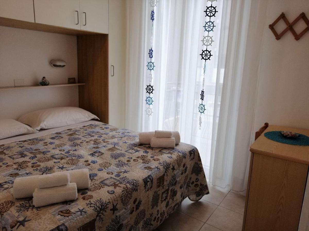 Hotel Alba Римини Екстериор снимка