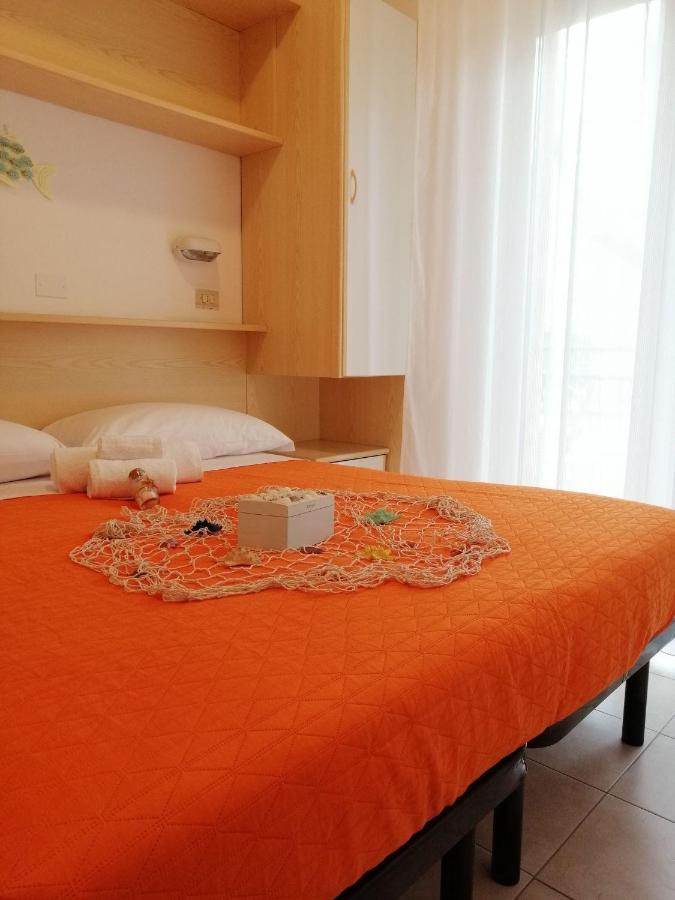 Hotel Alba Римини Екстериор снимка