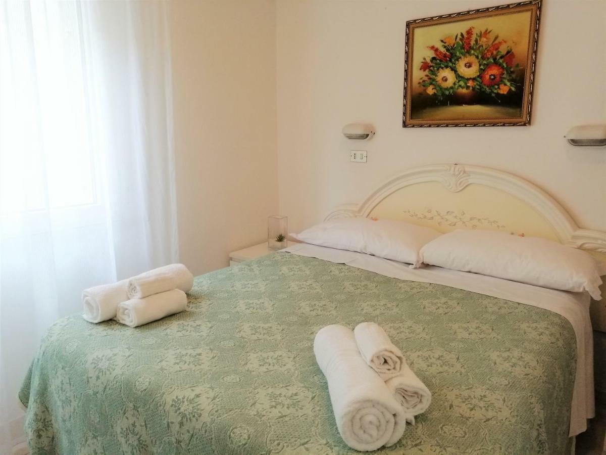 Hotel Alba Римини Екстериор снимка