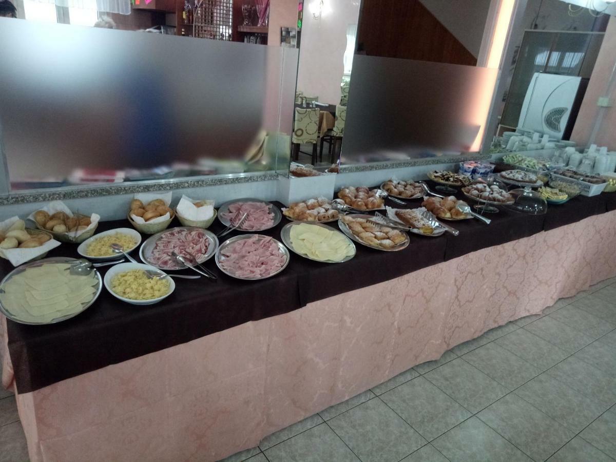 Hotel Alba Римини Екстериор снимка